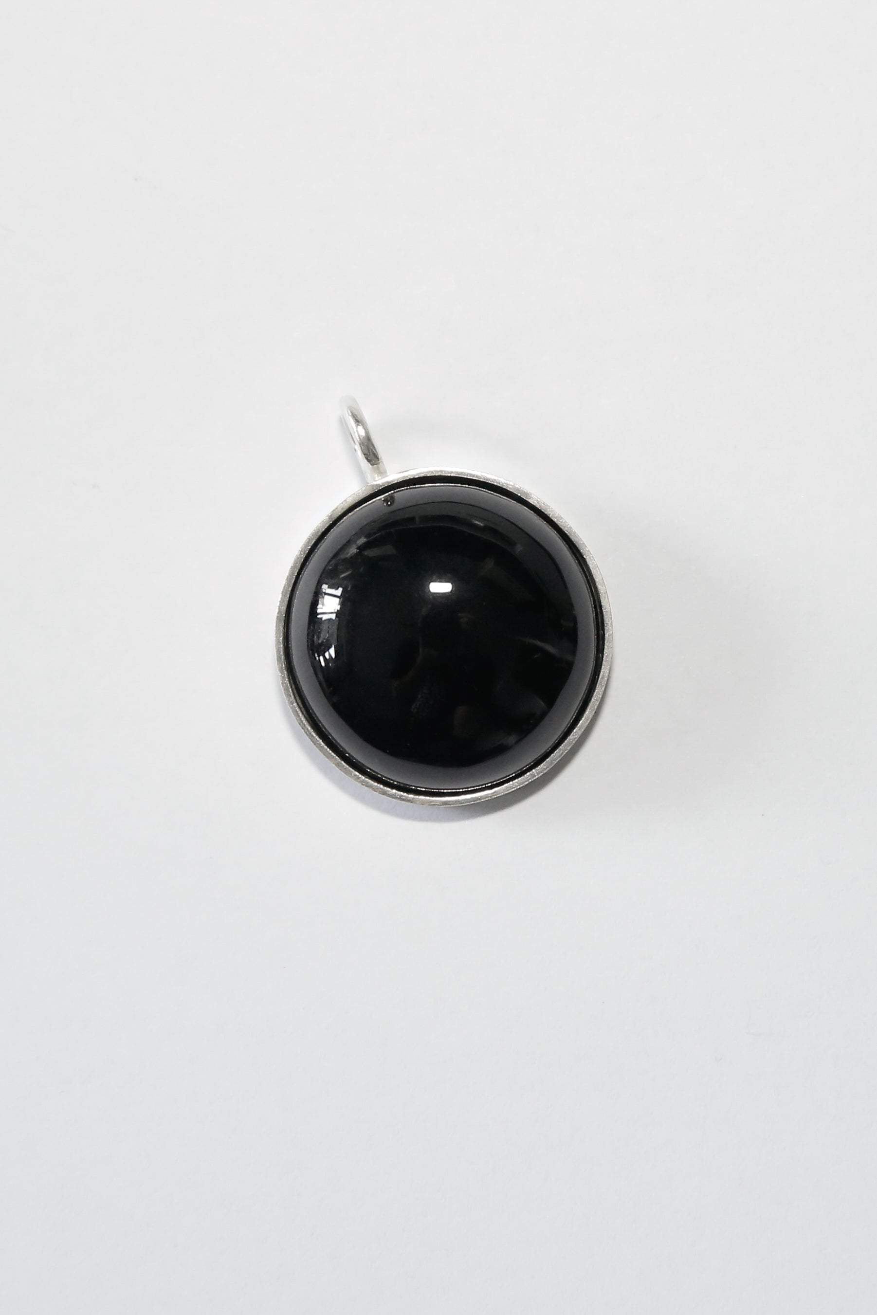 The King Black Onyx Pendant - Round Gemstone 30g