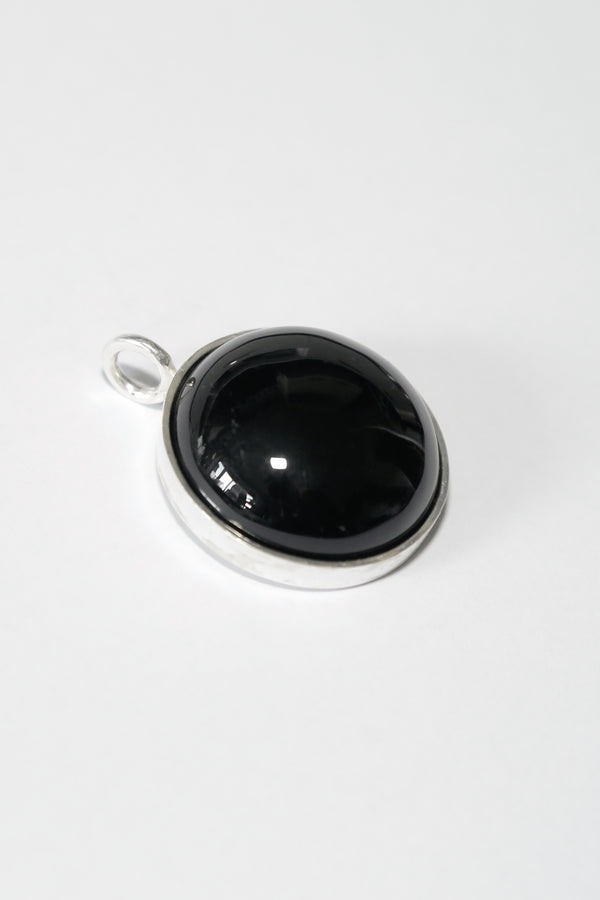 The King Black Onyx Pendant - Round Gemstone 30g
